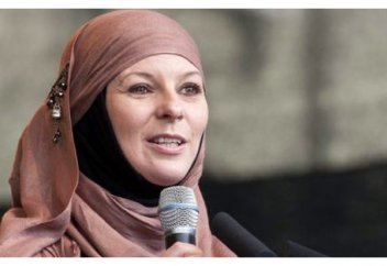 Тони Блэрдің балдызы Лаурен Буз: Менің мұсылман болуыма Палестина халқы әсер етті