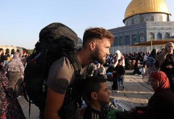 Француз прошел пешком 3900 км, чтобы побывать в аль-Аксе