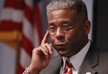 Мұсылмандардан мін іздеген исламофобтың өзі күлкіге қалды