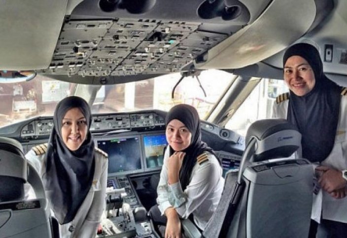 В Саудовской Аравии похвалились первым рейсом с чисто женским экипажем