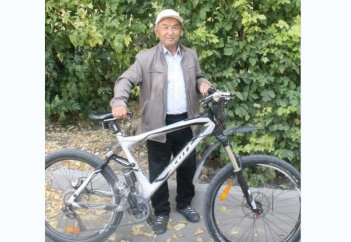 Шымкенттік тұрғын 20 жылдан бері велосипедпен жүреді