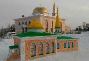 Қардан мешіт тұрғызылып жатыр (фото)