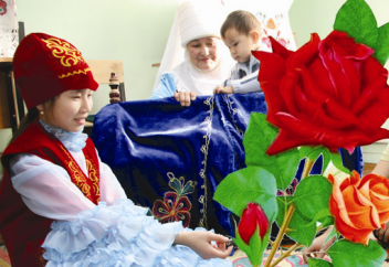 Баланы жастан тәрбиелеңіз...