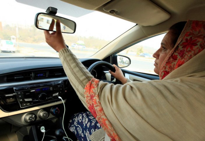 Такси со свахой набирает популярность в исламской республике