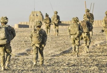 Британ әскерлері өздеріне қызмет еткен ауғанстандықтарды бірге ала кетпек