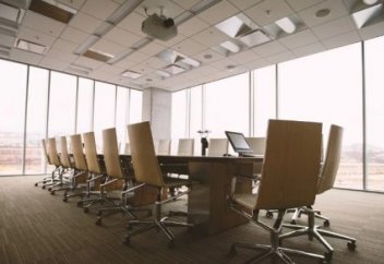 Мереке және демалыс күндері жұмысқа шығудан бас тартуға бола ма?