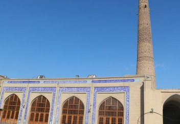 Минареты иранских городов, указывавшие путь караванам (фото)