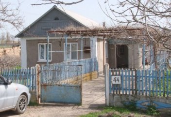 Өз үйінен уақытша бас тартып, мешітке айналдырды (Видео)