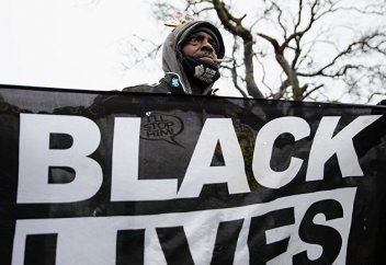 The Wall Street Journal (США): гендерно нейтральный язык — это не просто игра слов