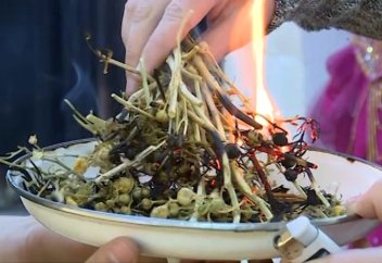 Адыраспан тұтатып иіскеу оразаны бұза ма?