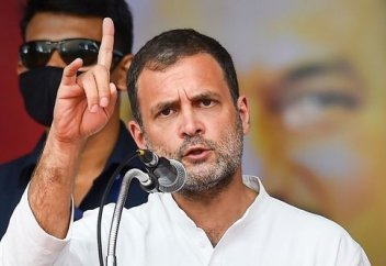 Внук Ганди поддержал право индийских мусульманок на хиджаб