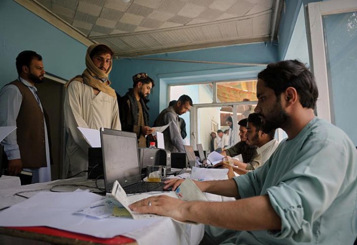 Ираннан, Пәкістаннан депортацияланған ауған азаматтарын тәліптер қайта шетелге “қуып” жатыр