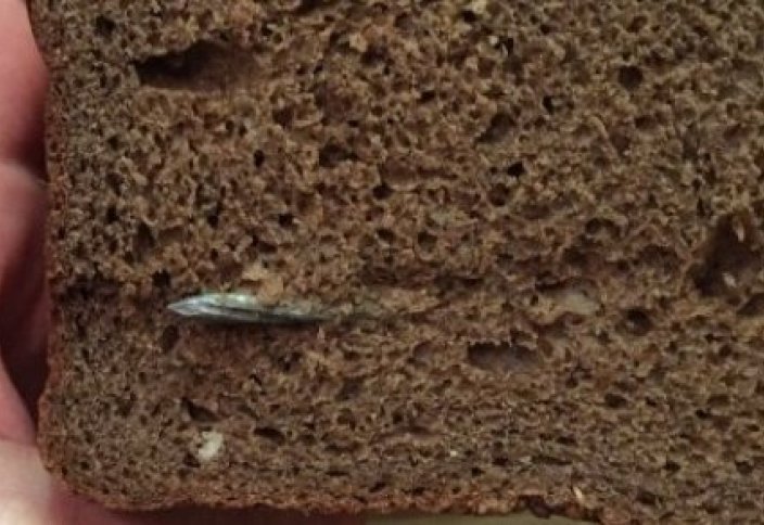 Ел іші: Алматыда нанның ішінен бірнеше қоңыз шықты (видео)