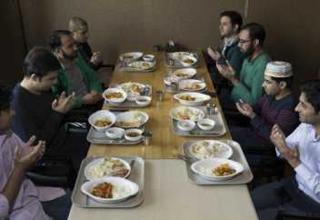 Көптеген университеттерде мұсылман студенттеріне жағдай жасалған