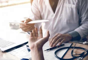 Куда жаловаться на ложную выдачу лекарств