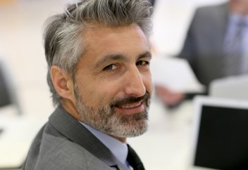 Седые мужчины чаще страдают от проблем с сердцем