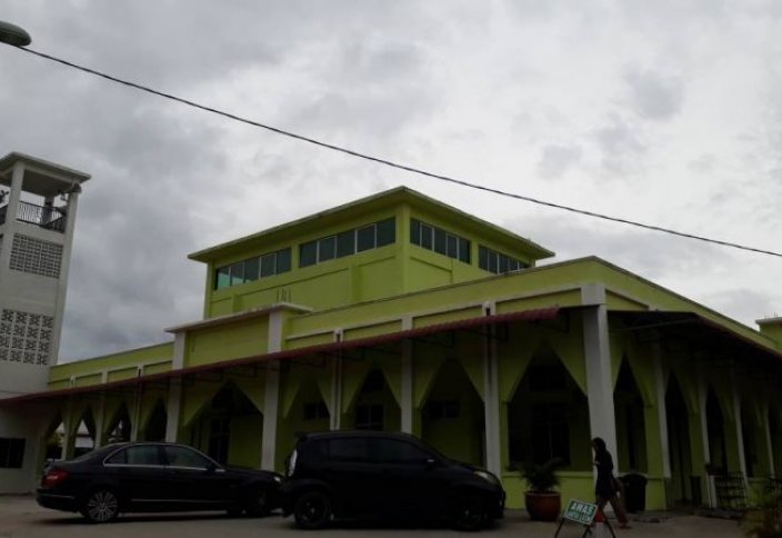 Бедность прихожан сподвигла мечеть пойти на необычные меры (фото)