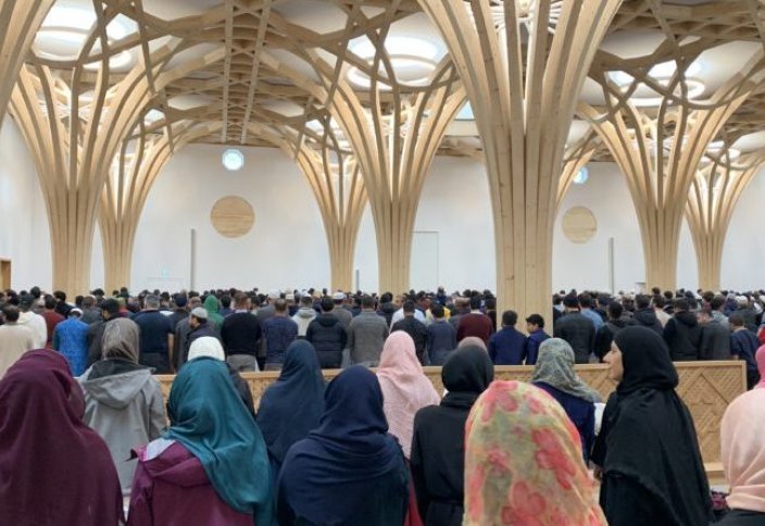 Уникальная «эко-мечеть» открыла двери для верующих