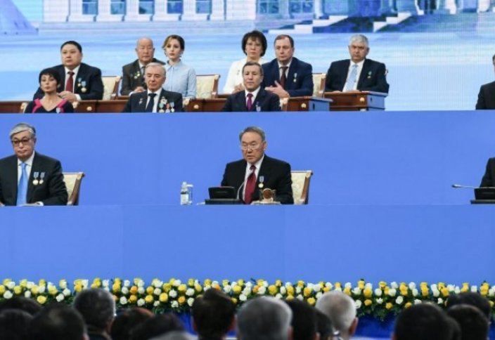 Президент құзіреті Парламент пен Үкіметке беріледі