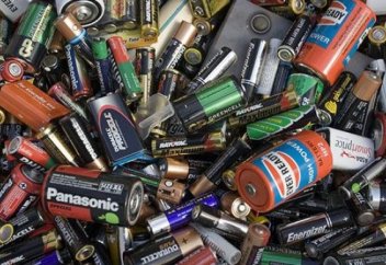 В Казахстане будут платить за утилизацию старых батареек и ртутных ламп