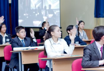 Мектеп оқушыларына орамал тағуға рұқсат берілуі мүмкін