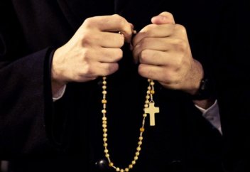 Штраф за отказ назвать священника «отцом»