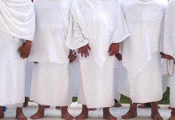 Вирус пен бактерияға қарсы ихрам тігілді