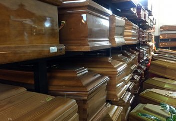 Бір-біріне табыт сыйлайтын халық табыттан жаппай бас тартып жатыр