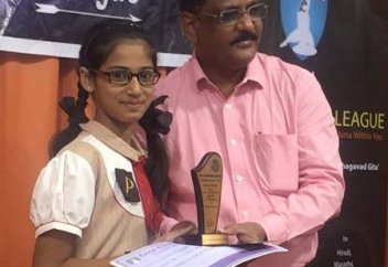 Школьница-мусульманка удивила индуистов, победив в олимпиаде по Бхагавадгите