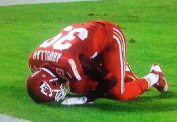 Ойын алаңында сәжде еткені үшін жазаланатын болды