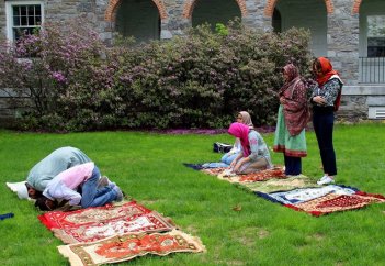 Две половинки одного целого
