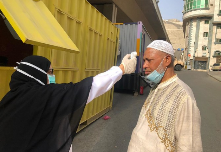 Саудовская женщина-врач стала "матерью волонтеров"