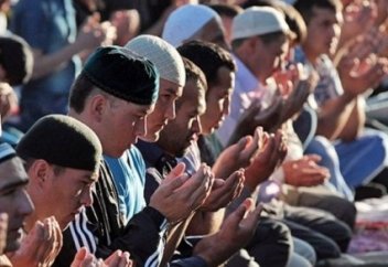 Атырау облысында имамның жұма намазын оқуына кедергі келтірген азамат жауапқа тартылды