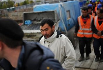 Власти Туркменистана усиливают меры по возвращению трудовых мигрантов на родину