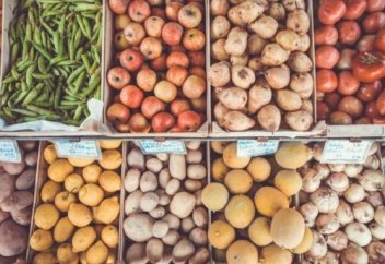 Осторожно, пестициды: названы самые «грязные» и «чистые» продукты