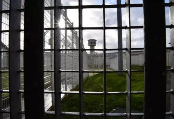 Франция тұтқындардан түрме ақысын алу жүйесіне көшеді