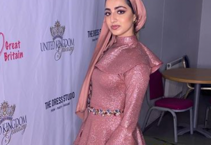 Девушка в хиджабе стала финалисткой конкурса красоты. Джакартa станет мировой столицей мусульманской моды