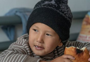 "Не надо их туда-сюда футболить". Как переселенцы с юга на севере свет искали