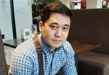 Казахстанец оказался двойником президента Кыргызстана