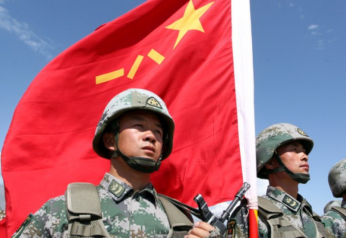 Китай разместил ракетные комплексы на спорных островах