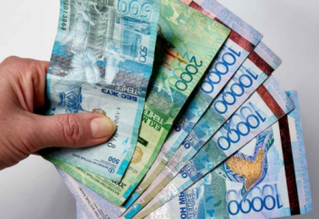 42500-ден қағылған жалдамалы жұмысшыларға жәрдемақы тағайындалады. Қазақстанда шетелдіктерді жұмысқа тартуға рұқсат беру ережелері өзгерді