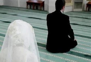 Ерлі-зайыптылардың бірге құлшылық жасауы