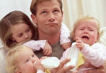 Еліміздегі ер адамдар неліктен декреттік демалысқа шыққысы келмейді?