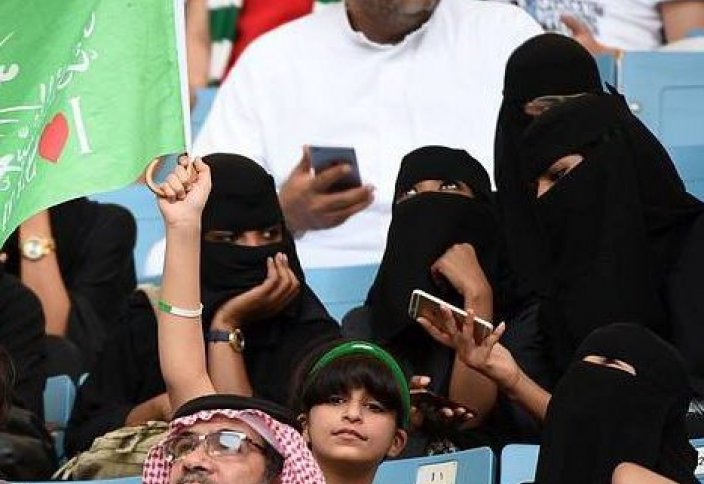 Первое посещение стадиона женщинами в Саудовской Аравии: как это было (ФОТО)