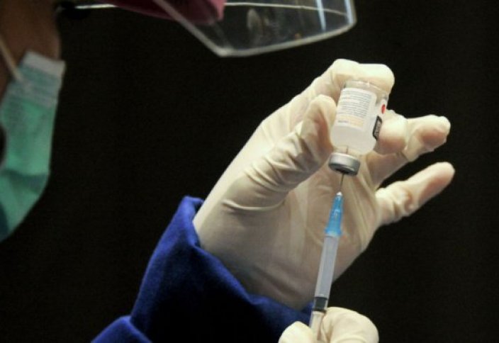 Власти Казахстана планируют привить от коронавируса 60% населения. Из чего сделана вакцина QazCovid-In и насколько она безопасна?