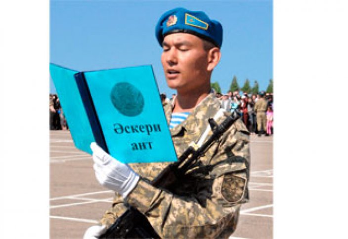 О сроках службы в армии высказался министр обороны РК