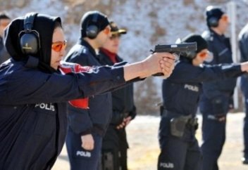 В Саудии появятся женщины-следователи