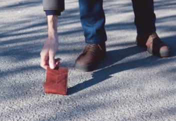 Араб елінде жоғалған заттарды тауып берген адамның сыйақысы заңмен белгіленіп бекітілді