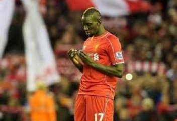 "Ұлық болса, кішік бол": әлемге әйгілі футболшы дәретхана жуудан арланбады (видео)