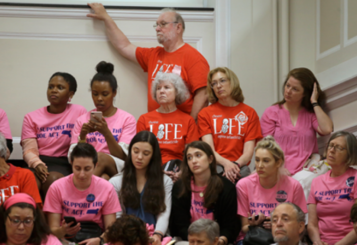 Верховный суд США отказался запрещать часть абортов